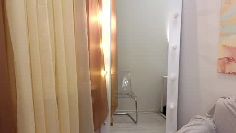 Snapshot of sophieee_lee chatting on 1, 12, 2024 Sophie online show from 1, 12, 2024