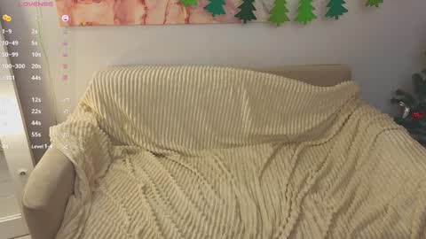 Snapshot of sophieee_lee chatting on 17, 12, 2024 Sophie online show from 17, 12, 2024