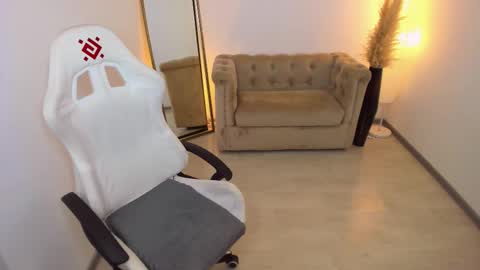 Snapshot of sophieee_lee chatting on 21, 9, 2025 Sophie online show from 21, 9, 2025