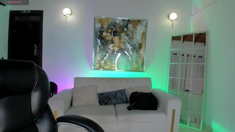 Sophie Houston online show from 24, 11, 2025