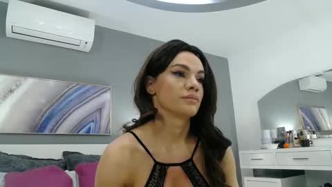 Snapshot of sophiejoulia chatting on 6, 1, 2025 Sophie online show from 6, 1, 2025