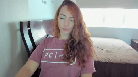 Snapshot of sophielatina chatting on 16, 12, 2025 Sophia online show from 16, 12, 2025