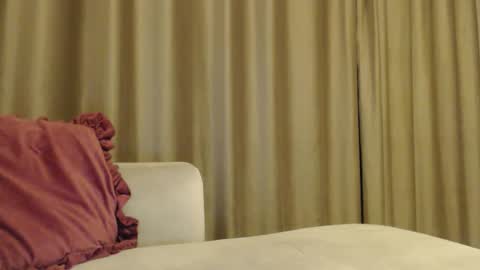 Snapshot of sophieluxe chatting on 27, 4, 2026 sophieluxe online show from 27, 4, 2026