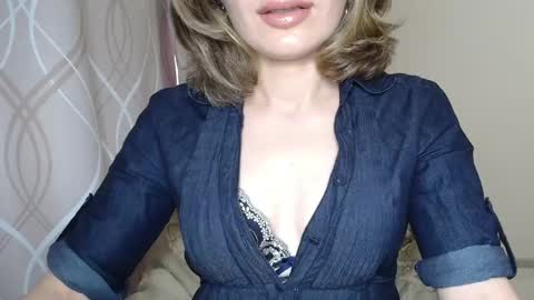 Snapshot of sophiemisss chatting on 9, 9, 2025 Sophiemisss online show from 9, 9, 2025