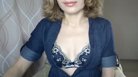 Snapshot of sophiemisss chatting on 27, 10, 2025 Sophiemisss online show from 27, 10, 2025