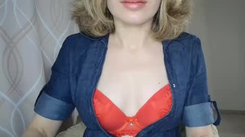 Snapshot of sophiemisss chatting on 2, 11, 2025 Sophiemisss online show from 2, 11, 2025