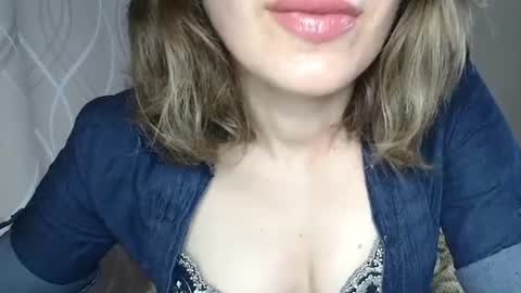 Sophiemisss online show from 4, 7, 2026