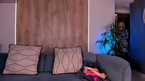 Sophie  Palmer online show from 31, 1, 2025