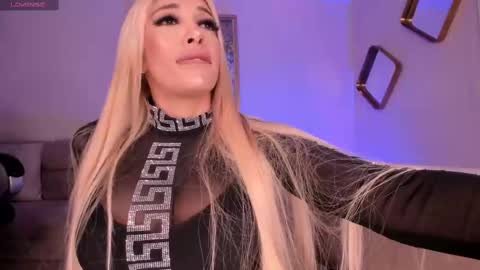 Sophie  Palmer online show from 7, 3, 2025