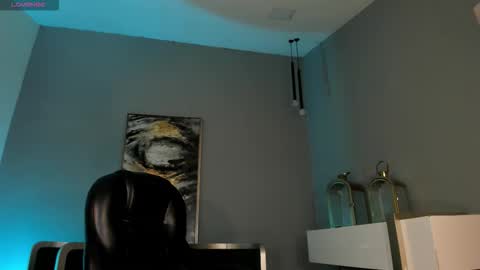 Sophie  Palmer online show from 9, 9, 2025