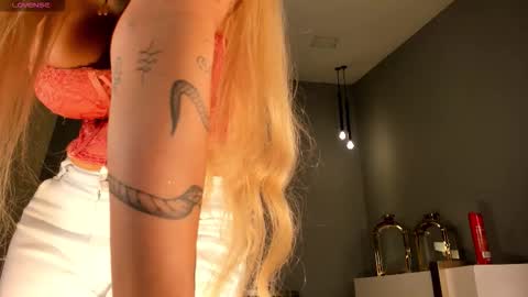 Sophie  Palmer online show from 4, 10, 2025