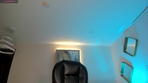 Sophie  Palmer online show from 26, 11, 2025