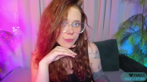 Snapshot of sophiepure chatting on 6, 10, 2025 Sophie online show from 6, 10, 2025