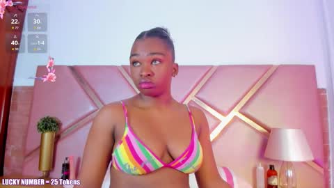 Snapshot of sophiesinclair chatting on 9, 10, 2025 Sophie online show from 9, 10, 2025