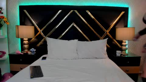 Snapshot of sophiewinslow chatting on 8, 3, 2025 SophieWinslow online show from 8, 3, 2025