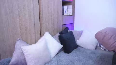 Snapshot of sophiiecums chatting on 17, 12, 2025 Sophiie online show from 17, 12, 2025