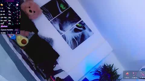 Snapshot of sophiieesweet chatting on 11, 10, 2025 Sophie Sweet online show from 11, 10, 2025