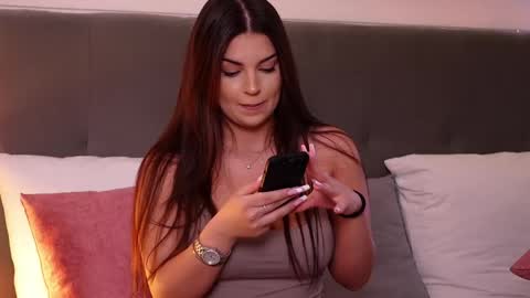 Snapshot of sophyssecret chatting on 8, 6, 2026 SophysSecret online show from 8, 6, 2026