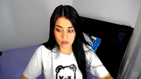 Snapshot of sopphy_white chatting on 22, 4, 2026 Sophy online show from 22, 4, 2026