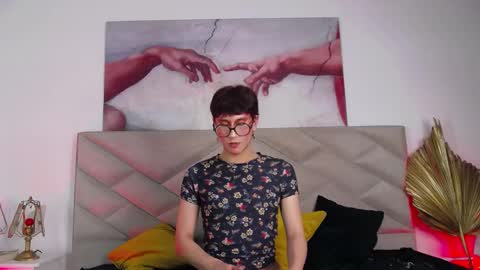 Snapshot of soro_lovelyboy chatting on 13, 9, 2025 soro_lovelyboy online show from 13, 9, 2025