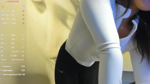 Mia online show from 8, 3, 2025