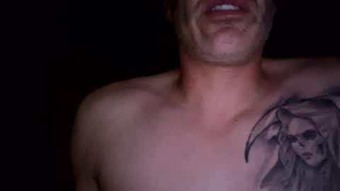 Snapshot of southboy2410 chatting on 18, 10, 2025 southboy2410 online show from 18, 10, 2025