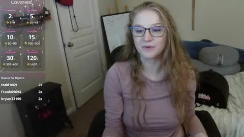 Snapshot of southerbunny chatting on 14, 12, 2024 Bunnydathug online show from 14, 12, 2024