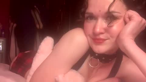 Snapshot of southerndolls chatting on 30, 9, 2025 Honey Suckle online show from 30, 9, 2025