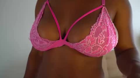 Snapshot of sow_fitt chatting on 19, 11, 2025 sow_fitt online show from 19, 11, 2025