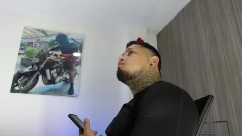 Snapshot of soy_apolo chatting on 4, 11, 2025 soy_apolo online show from 4, 11, 2025