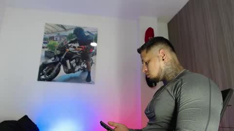 Snapshot of soy_apolo chatting on 12, 11, 2025 soy_apolo online show from 12, 11, 2025