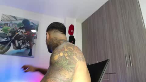 Snapshot of soy_apolo chatting on 12, 11, 2025 soy_apolo online show from 12, 11, 2025