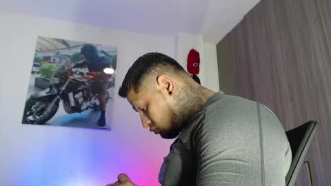 Snapshot of soy_apolo chatting on 15, 11, 2025 soy_apolo online show from 15, 11, 2025