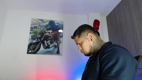 Snapshot of soy_apolo chatting on 18, 11, 2025 soy_apolo online show from 18, 11, 2025