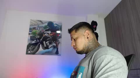 Snapshot of soy_apolo chatting on 27, 11, 2025 soy_apolo online show from 27, 11, 2025