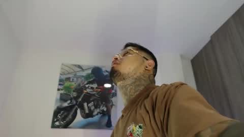 Snapshot of soy_apolo chatting on 17, 12, 2025 soy_apolo online show from 17, 12, 2025