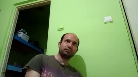 Snapshot of sparei7 chatting on 8, 4, 2026 Snaiky online show from 8, 4, 2026