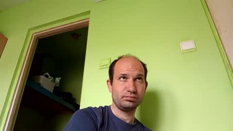 Snapshot of sparei7 chatting on 14, 4, 2026 Snaiky online show from 14, 4, 2026