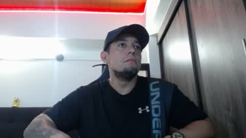 Snapshot of spartacus_cam chatting on 5, 7, 2026 online show from 5, 7, 2026