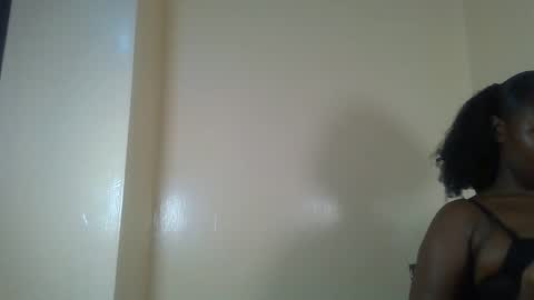 Snapshot of spicy_vibezz chatting on 18, 10, 2025 spicy_vibezz online show from 18, 10, 2025