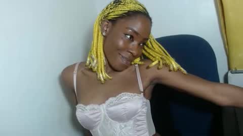 Snapshot of spicyshante chatting on 19, 12, 2025 Shante online show from 19, 12, 2025