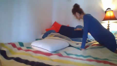 Snapshot of spinwithus chatting on 19, 10, 2025 Rose online show from 19, 10, 2025