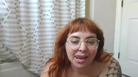 Snapshot of spittenkitten chatting on 11, 7, 2026 kitty online show from 11, 7, 2026