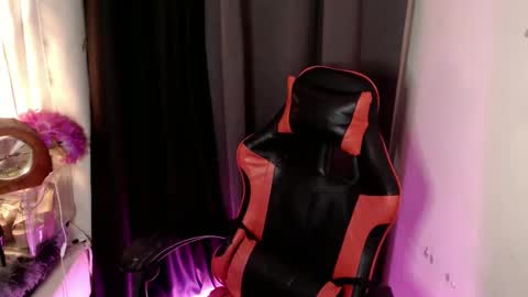 Snapshot of spoileme_babexx chatting on 7, 3, 2025 CALL ME RAINE online show from 7, 3, 2025