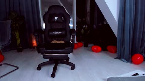 Anna online show from 2, 3, 2025