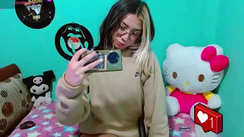Snapshot of squirt_charlotte chatting on 10, 12, 2024 HELLO WELCOME MY NAME IS CHARLOTTE OY A NEW GIRL online show from 10, 12, 2024