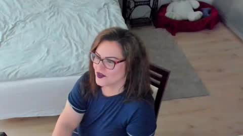 Kim online show from 12, 11, 2025