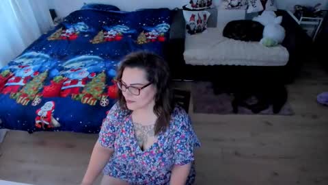 Kim online show from 4, 12, 2025