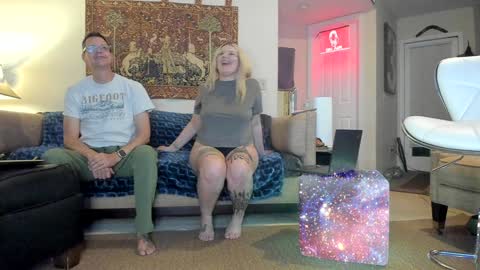 Snapshot of squirt_vip_room chatting on 5, 1, 2025 Roxy Day Mossimo Knight online show from 5, 1, 2025