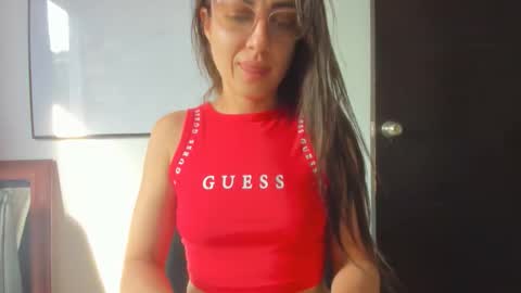 Snapshot of squirttati33 chatting on 15, 2, 2026 Tati online show from 15, 2, 2026